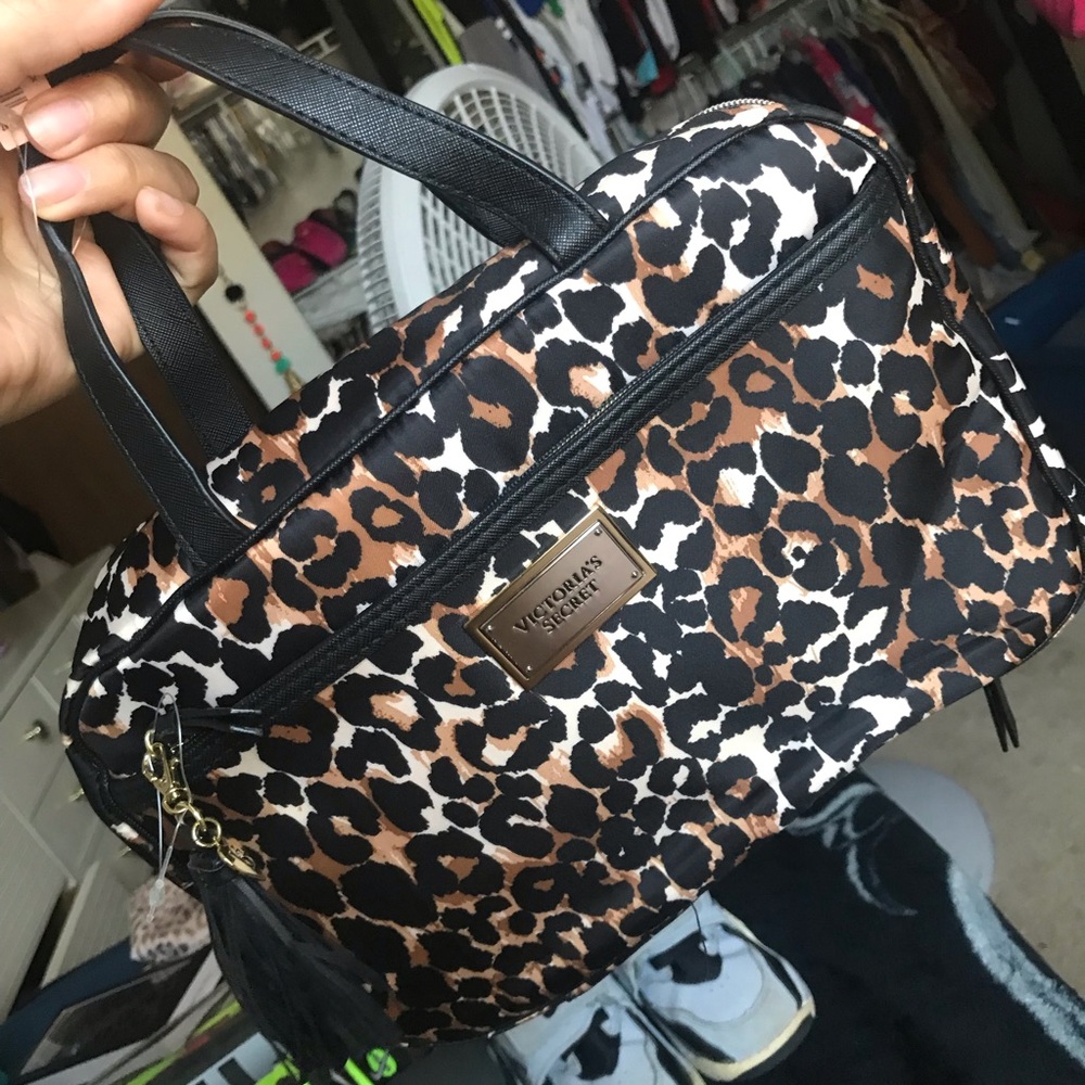 Victoria secret makeup or shower bag